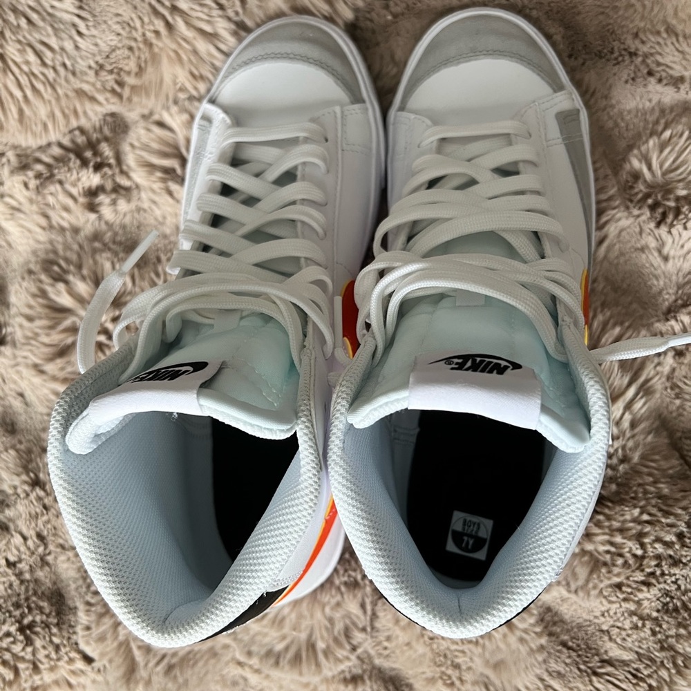 Nike Blazers Youth/Big kids size 7 white & orange